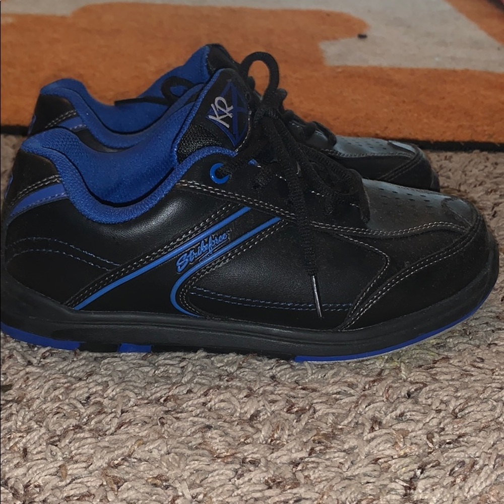 Kids bowling shoes